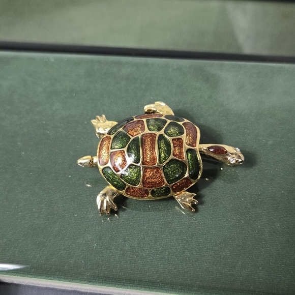 Colorful Gold Tone Green Brown Enamel Turtle Brooch - Picture 14 of 17